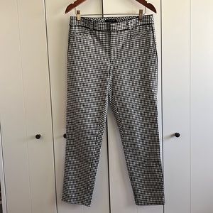 Banana Republic herringbone pant. Size 8